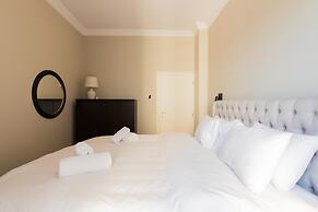 Primavera' Seafront apt with tower view