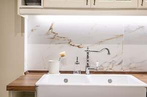 Primavera' Seafront apt with tower view