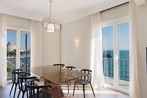 Primavera' Seafront apt with tower view