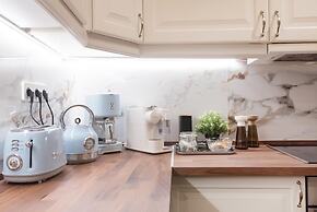 Primavera' Seafront apt with tower view