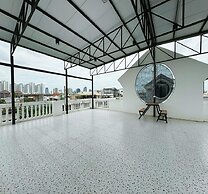 OYO 75465 Lucky Hoste