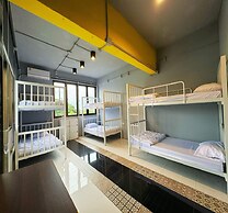 OYO 75465 Lucky Hoste