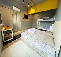 OYO 75465 Lucky Hoste