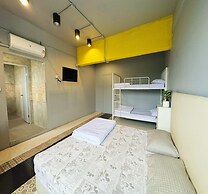 OYO 75465 Lucky Hoste