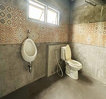 OYO 75465 Lucky Hoste