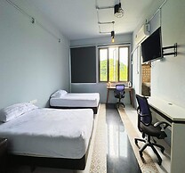 OYO 75465 Lucky Hoste