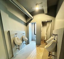 OYO 75465 Lucky Hoste