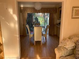 Stunning 3-bed House in Cheadle