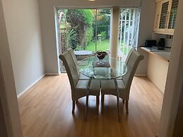 Stunning 3-bed House in Cheadle