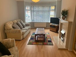 Stunning 3-bed House in Cheadle