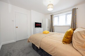 Captivating 3-bed House in Blackburn