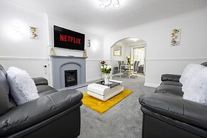 Captivating 3-bed House in Blackburn