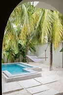 RoRi Private Luxury Villas