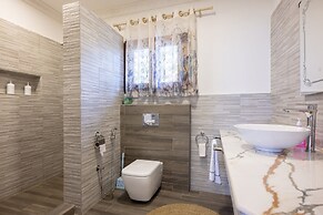 RoRi Private Luxury Villas