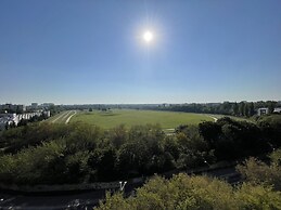 Horse Racing View 8th Floor by Renters