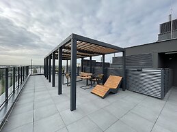 Horse Racing View 8th Floor by Renters