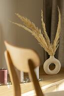 Horse Racing View 8th Floor by Renters