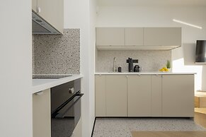 Horse Racing View 8th Floor by Renters