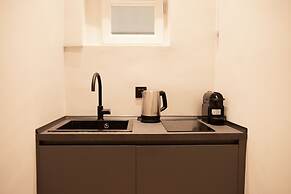 Taskou Luxury Suites