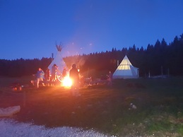 Village Tipi