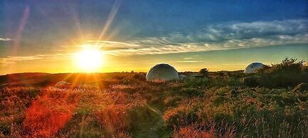 Geodome Glamping With sea Views Near Pendine