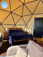 Geodome Glamping With sea Views Near Pendine
