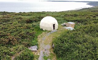 Geodome Glamping With sea Views Near Pendine