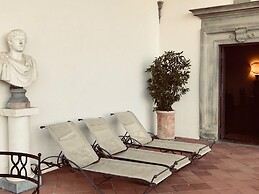 Castello Lorenzo Heart of Tuscany Renaissance Villa With Pool
