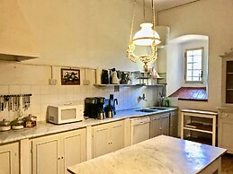 Castello Lorenzo Heart of Tuscany Renaissance Villa With Pool