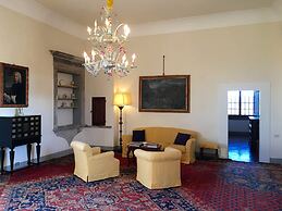 Castello Lorenzo Heart of Tuscany Renaissance Villa With Pool