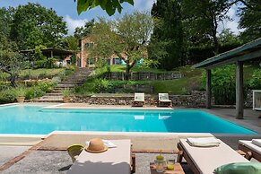 New Casale Volare Stylish Tuscany Farmhouse With House Chef Pool Pet F