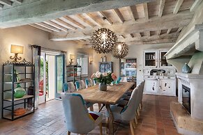 New Casale Volare Stylish Tuscany Farmhouse With House Chef Pool Pet F