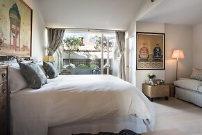 A Penthouse With Garden In Historic Palace in Rome s Historic Center