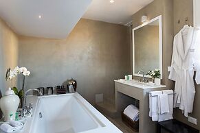 A Penthouse With Garden In Historic Palace in Rome s Historic Center