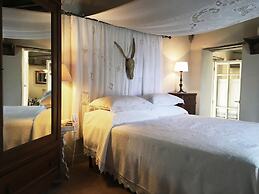 Il Podere di Metato Restored Tuscan Farmhouse With Pool With Views of 