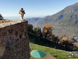 Il Podere di Metato Restored Tuscan Farmhouse With Pool With Views of 