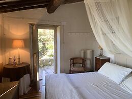 Il Podere di Metato Restored Tuscan Farmhouse With Pool With Views of 