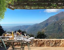 Il Podere di Metato Restored Tuscan Farmhouse With Pool With Views of 