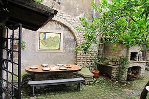 Sermoneta Historic Stone Village House With Pool in a Medieval Hill To