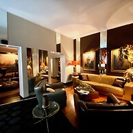 La Palazzina Santa Dorotea Splendid Rome Townhouse With Courtyard Gard