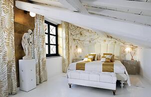 La Palazzina Santa Dorotea Splendid Rome Townhouse With Courtyard Gard