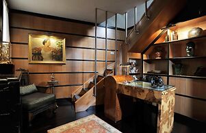 La Palazzina Santa Dorotea Splendid Rome Townhouse With Courtyard Gard