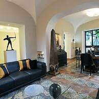 La Palazzina Santa Dorotea Splendid Rome Townhouse With Courtyard Gard