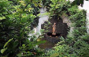 La Palazzina Santa Dorotea Splendid Rome Townhouse With Courtyard Gard