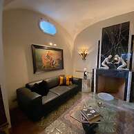 La Palazzina Santa Dorotea Splendid Rome Townhouse With Courtyard Gard