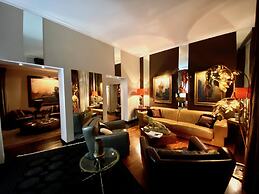 La Palazzina Santa Dorotea Splendid Rome Townhouse With Courtyard Gard