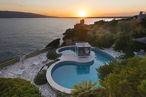 Mare Degli Angeli Splendid Mediterranean Seaside Villa Gardens Pool Al