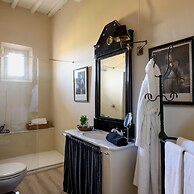 Large Beautiful Villa in Tuscan Hills of Chianti Stunning Gardens and 