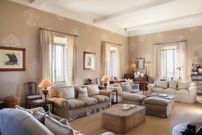 Large Beautiful Villa in Tuscan Hills of Chianti Stunning Gardens and 