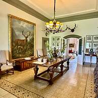 Large Beautiful Villa in Tuscan Hills of Chianti Stunning Gardens and 